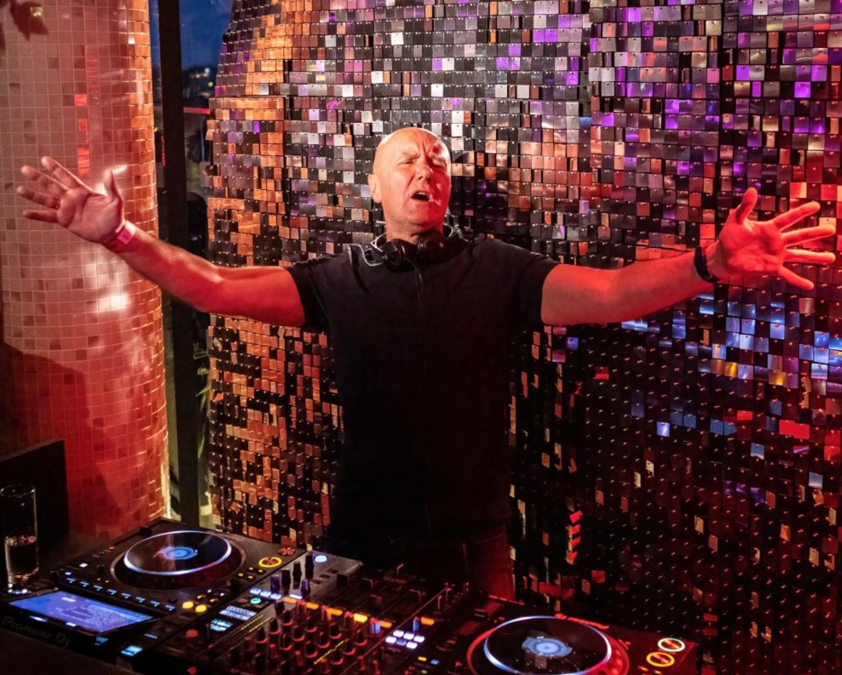 Irvine Welsh & others DJ Set